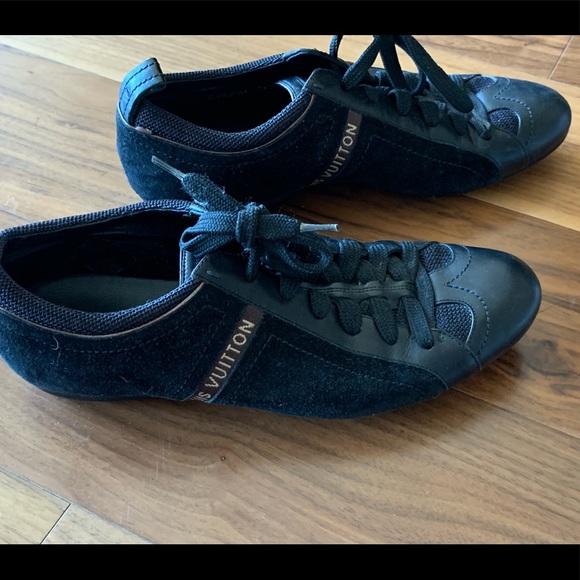 Louis Vuitton sneakers - Picture 1 of 4